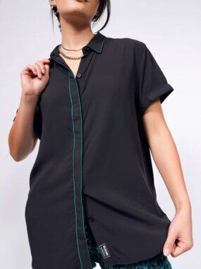 WILDFANG The Empower Button Up: Black with Emerald piping, size Small